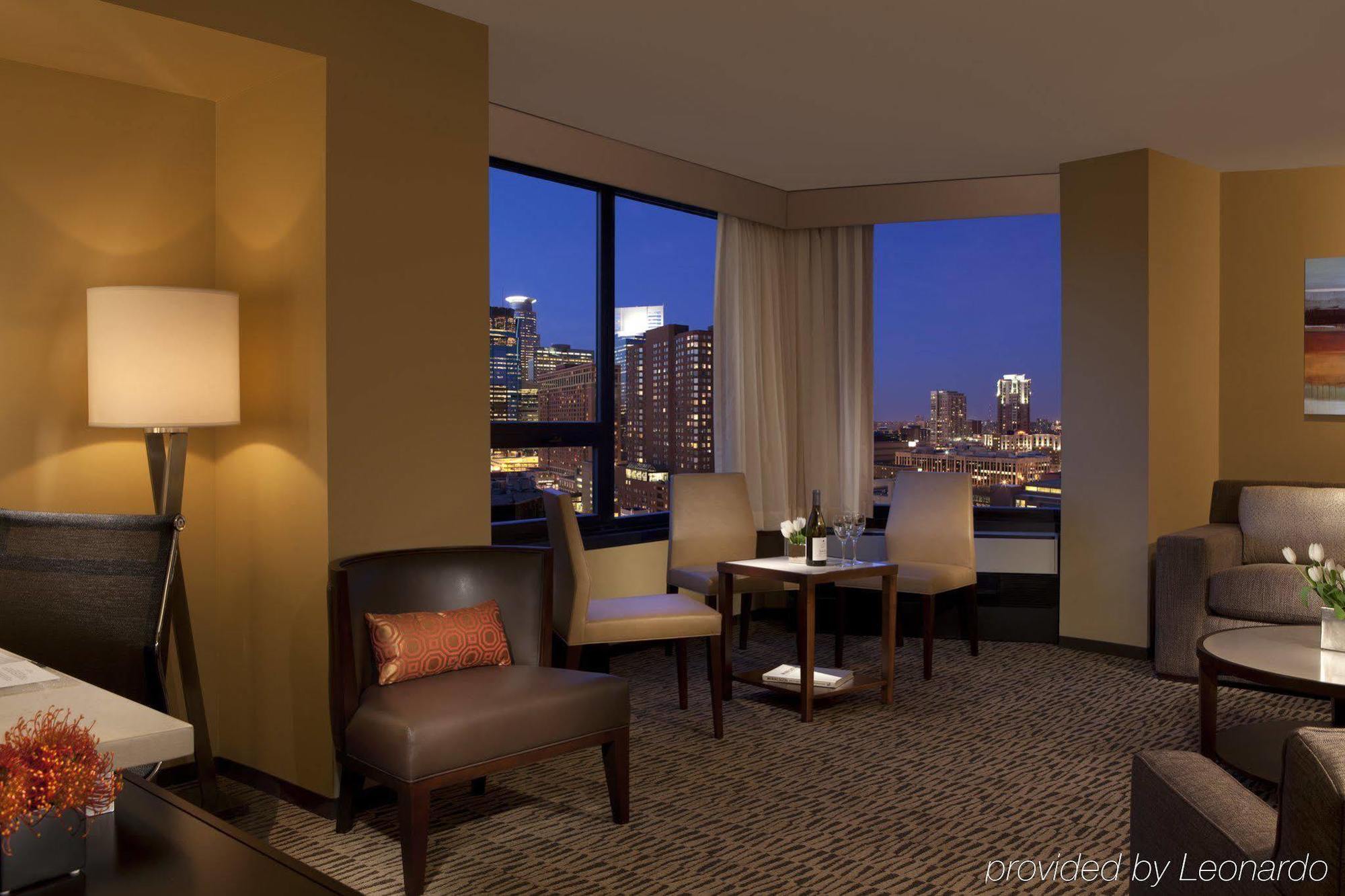 Sheraton Minneapolis Downtown Convention Center Exterior foto