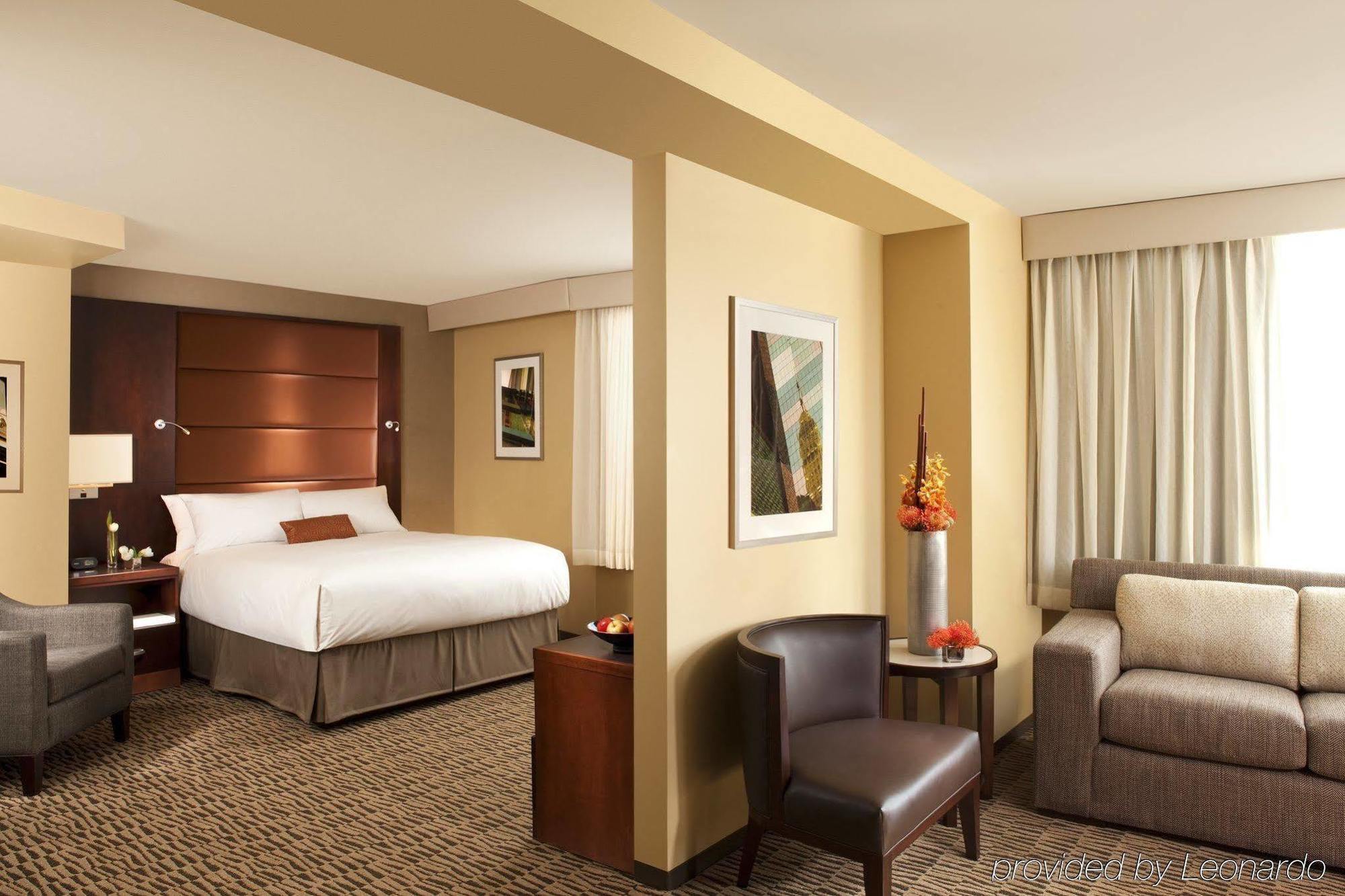 Sheraton Minneapolis Downtown Convention Center Exterior foto